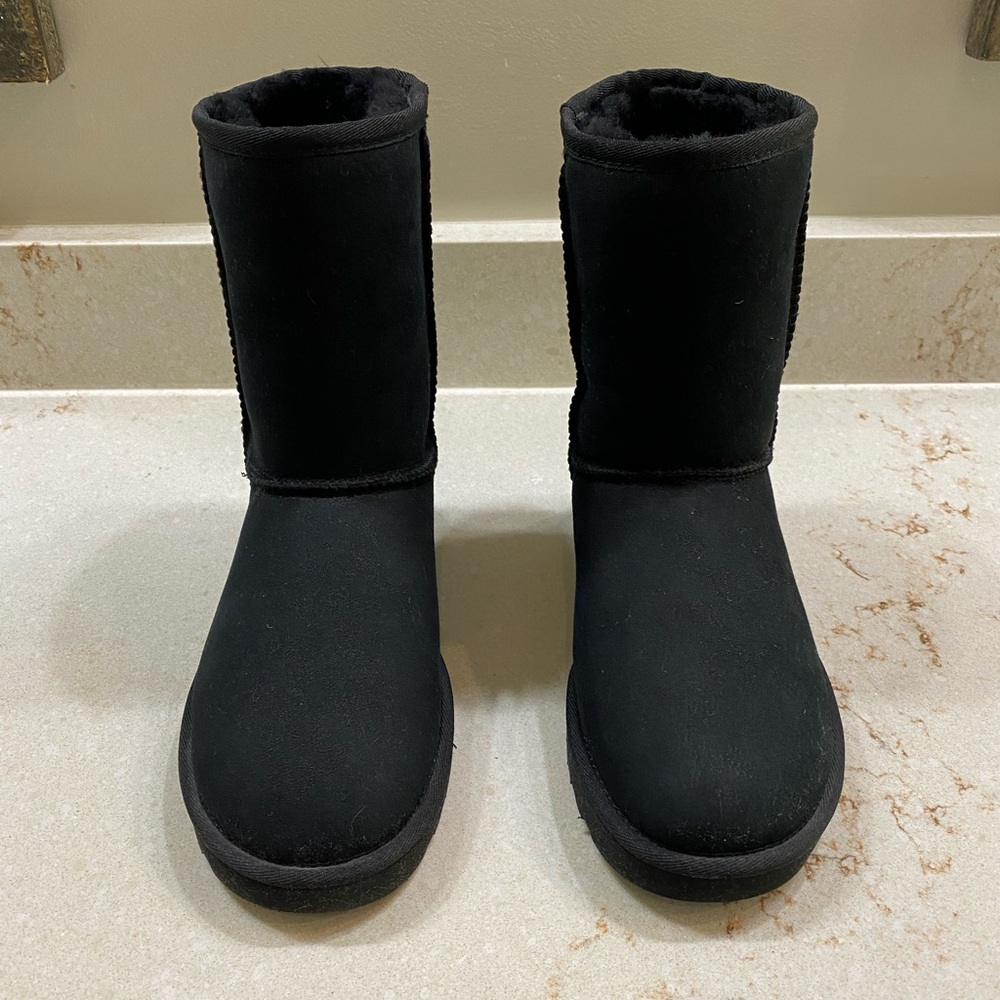 Ugg Womens Classic II Short Boot - New - Picture 2 of 8